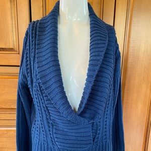 💰3 for $20 - V-Neck Sweater